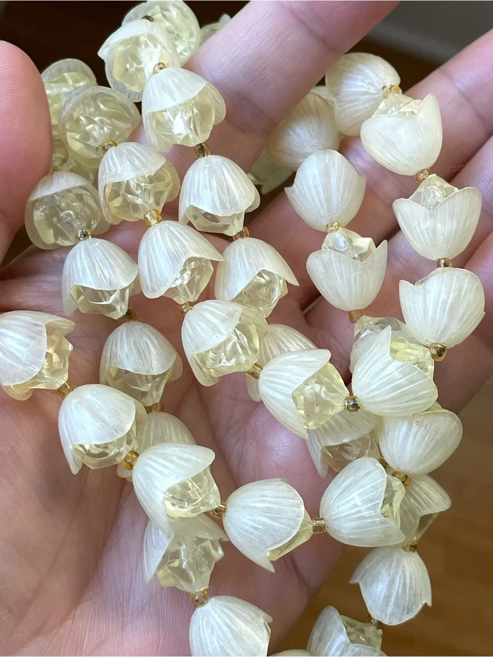 Vintage plastic flower bead long necklace glows fairycore